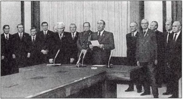 Иллюстрация к книге — Михаил Горбачев: Жизнь до Кремля [image47.jpg]