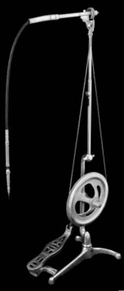 Иллюстрация к книге — Из истории зубоврачевания, или Кто лечит зубы монархам [i_078.jpg]