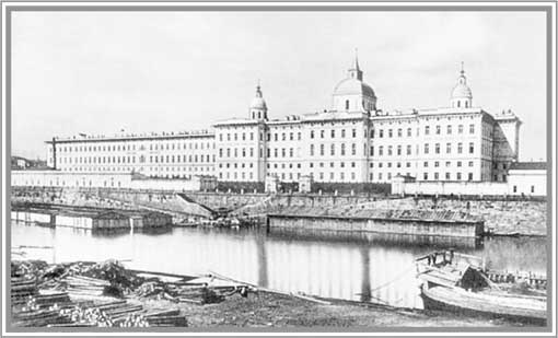 Иллюстрация к книге — Благотворительность семьи Романовых. XIX – начало XX в. Повседневная жизнь Российского императорского двора [i_041.jpg]