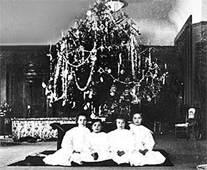 Иллюстрация к книге — Люди Зимнего дворца. Монаршие особы, их фавориты и слуги [i_287.jpg]