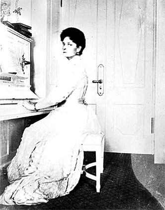 Иллюстрация к книге — Люди Зимнего дворца. Монаршие особы, их фавориты и слуги [i_337.jpg]