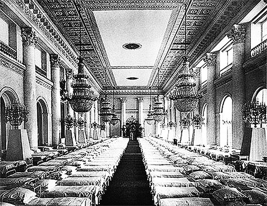 Иллюстрация к книге — Люди Зимнего дворца. Монаршие особы, их фавориты и слуги [i_446.jpg]