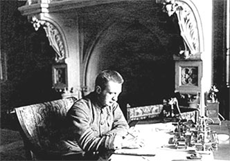 Иллюстрация к книге — Люди Зимнего дворца. Монаршие особы, их фавориты и слуги [i_534.jpg]