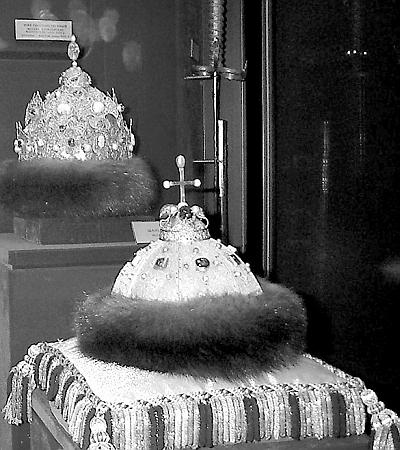 Иллюстрация к книге — Ювелирные сокровища Российского императорского двора [_153.jpg]