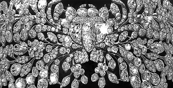 Иллюстрация к книге — Ювелирные сокровища Российского императорского двора [_185.jpg]