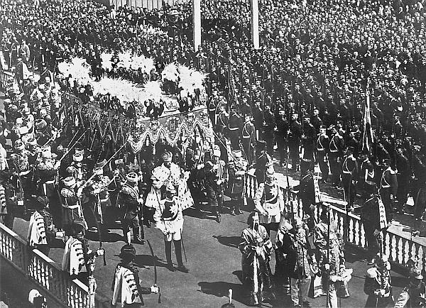 Иллюстрация к книге — Ювелирные сокровища Российского императорского двора [_223.jpg]