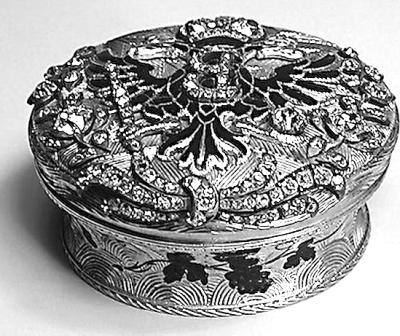 Иллюстрация к книге — Ювелирные сокровища Российского императорского двора [_240_.jpg]