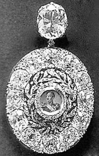 Иллюстрация к книге — Ювелирные сокровища Российского императорского двора [_415.jpg]