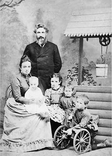 Иллюстрация к книге — Ахматова. Юные годы Царскосельской Музы [i_035.jpg]