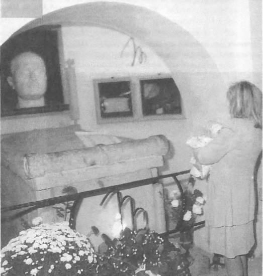 Иллюстрация к книге — Жизнь и смерть Бенито Муссолини [i_040.jpg]