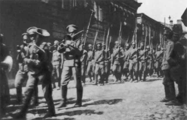 Иллюстрация к книге — Деникин [i_036.jpg]