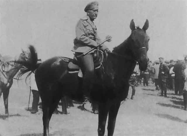 Иллюстрация к книге — Деникин [i_060.jpg]