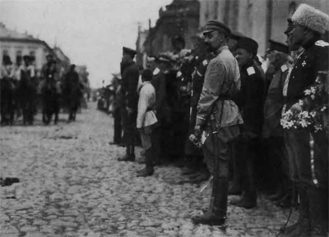 Иллюстрация к книге — Деникин [i_064.jpg]