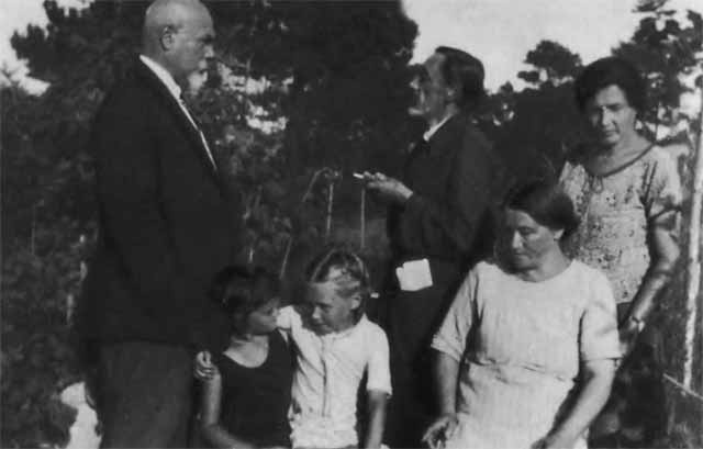 Иллюстрация к книге — Деникин [i_097.jpg]