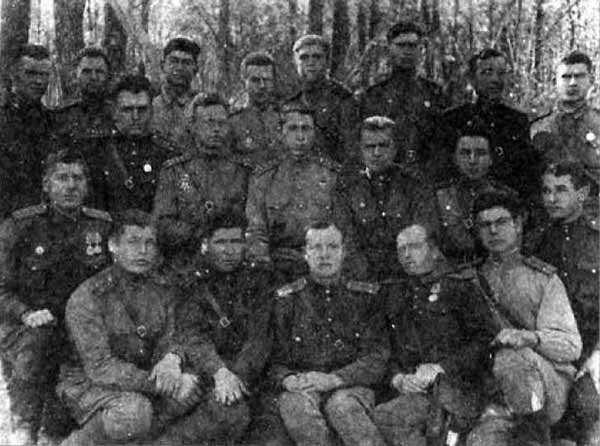 Иллюстрация к книге — На службе у бога войны. В прицеле черный крест [i_005.jpg]