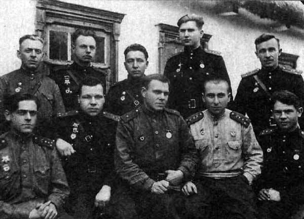 Иллюстрация к книге — На службе у бога войны. В прицеле черный крест [i_009.jpg]