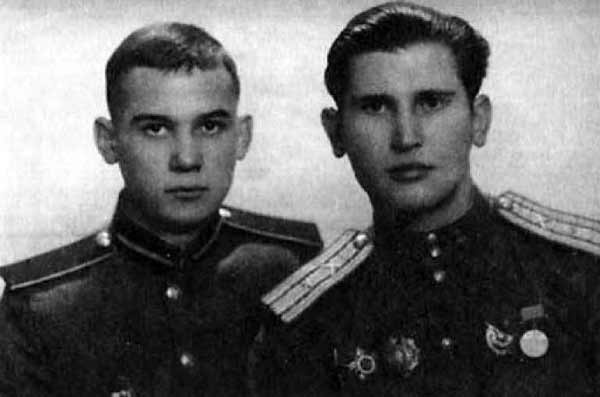 Иллюстрация к книге — На службе у бога войны. В прицеле черный крест [i_011.jpg]