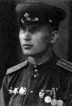 Иллюстрация к книге — На службе у бога войны. В прицеле черный крест [i_012.jpg]