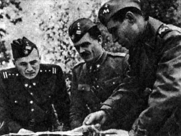 Иллюстрация к книге — На службе у бога войны. В прицеле черный крест [i_014.jpg]