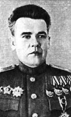 Иллюстрация к книге — На службе у бога войны. В прицеле черный крест [i_019.jpg]