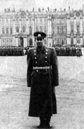 Иллюстрация к книге — На службе у бога войны. В прицеле черный крест [i_033.jpg]