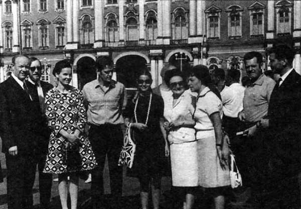 Иллюстрация к книге — На службе у бога войны. В прицеле черный крест [i_036.jpg]