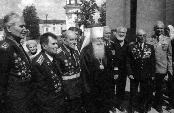 Иллюстрация к книге — На службе у бога войны. В прицеле черный крест [i_040.jpg]