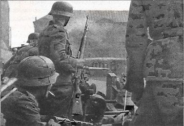 Иллюстрация к книге — 1941 год глазами немцев. Березовые кресты вместо железных [i_017.jpg]