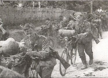 Иллюстрация к книге — 1941 год глазами немцев. Березовые кресты вместо железных [i_029.jpg]