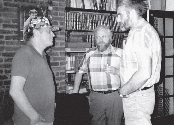 Иллюстрация к книге — Быть Сергеем Довлатовым. Традегия веселого человека [i_027.jpg]