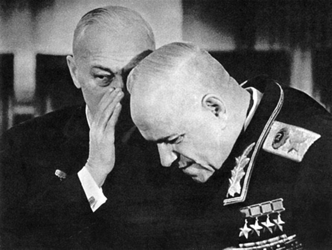 Иллюстрация к книге — Под пулеметным огнем. Записки фронтового оператора [i_016.jpg]