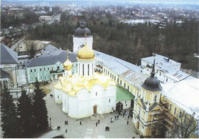 Иллюстрация к книге — Юрий Звенигородский [i_070.jpg]