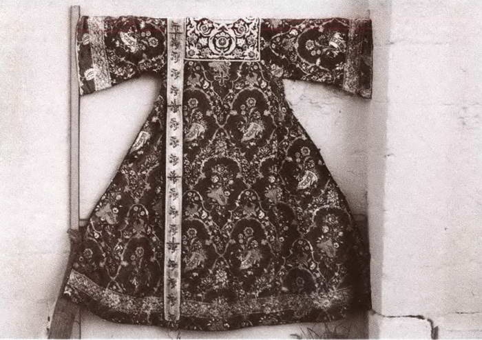 Иллюстрация к книге — Царица Евдокия [i_018.jpg]