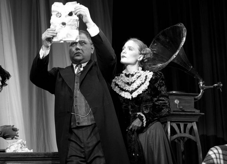 Иллюстрация к книге — Петр Фоменко. Энергия заблуждения [i_025.jpg]