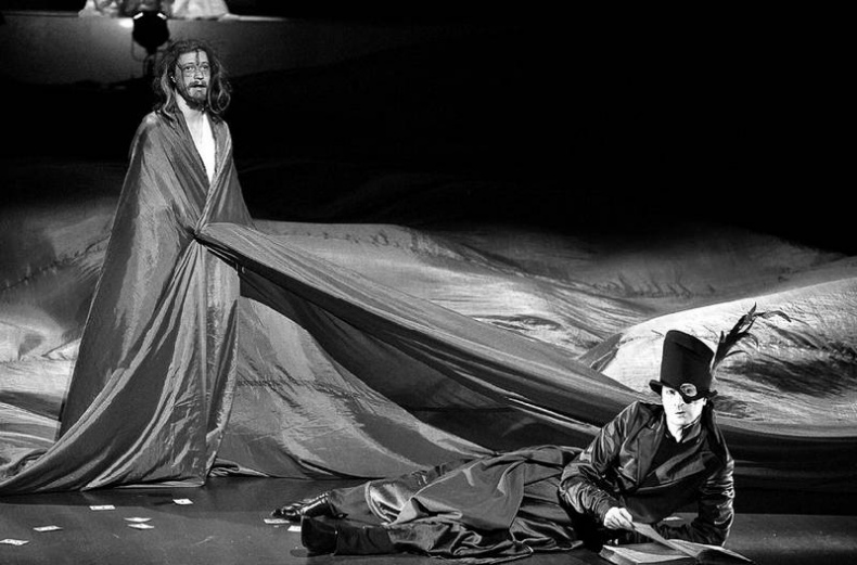 Иллюстрация к книге — Петр Фоменко. Энергия заблуждения [i_046.jpg]