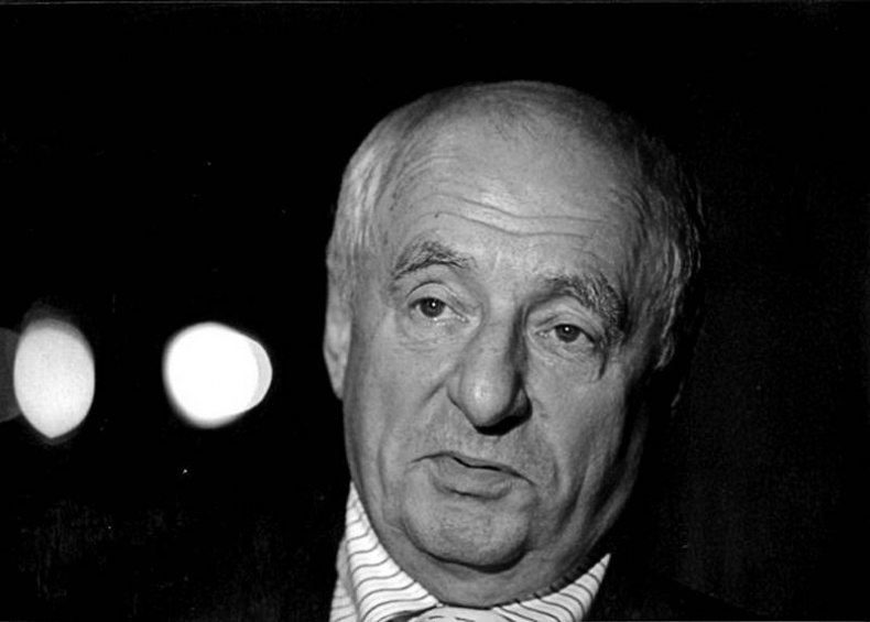 Иллюстрация к книге — Петр Фоменко. Энергия заблуждения [i_057.jpg]