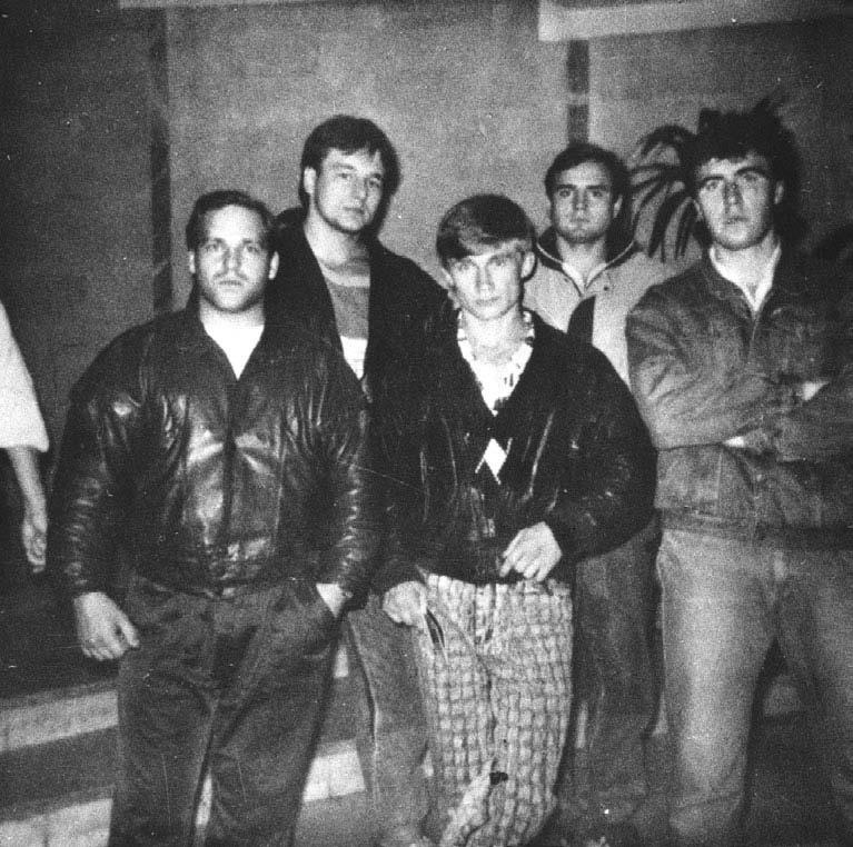 Иллюстрация к книге — Бандитский Петербург. 25 лет спустя [vkl1_11_3.jpg]