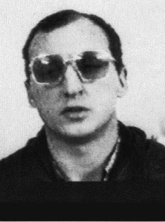 Иллюстрация к книге — Бандитский Петербург. 25 лет спустя [vkl1_13_5.jpg]