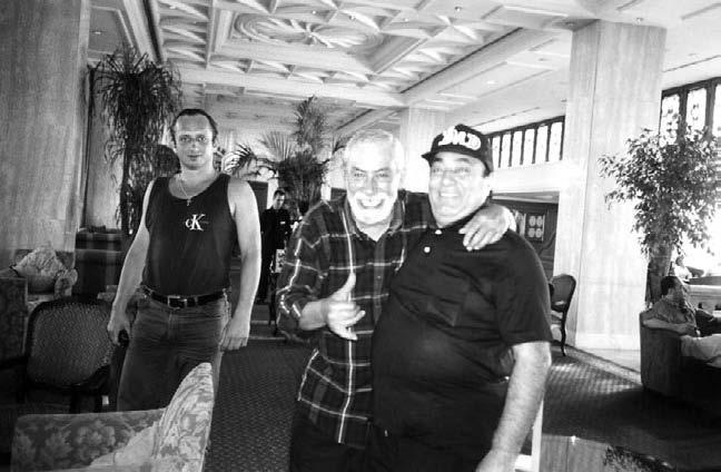 Иллюстрация к книге — Бандитский Петербург. 25 лет спустя [vkl1_14_5.jpg]