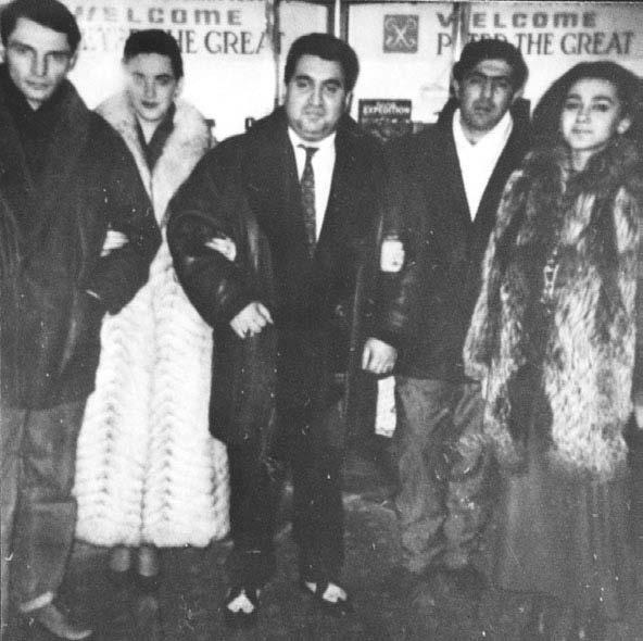 Иллюстрация к книге — Бандитский Петербург. 25 лет спустя [vkl2_05_4.jpg]