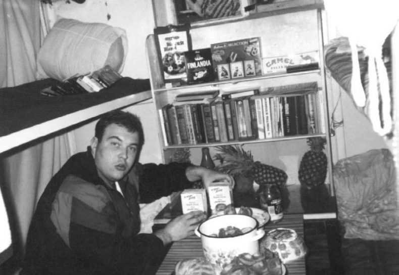 Иллюстрация к книге — Бандитский Петербург. 25 лет спустя [vkl2_06.jpg]