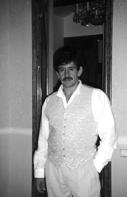 Иллюстрация к книге — Бандитский Петербург. 25 лет спустя [vkl2_09_2.jpg]