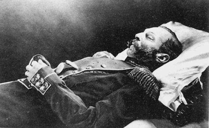 Иллюстрация к книге — Подлинная история Дома Романовых. Путь к святости [i_094.jpg]