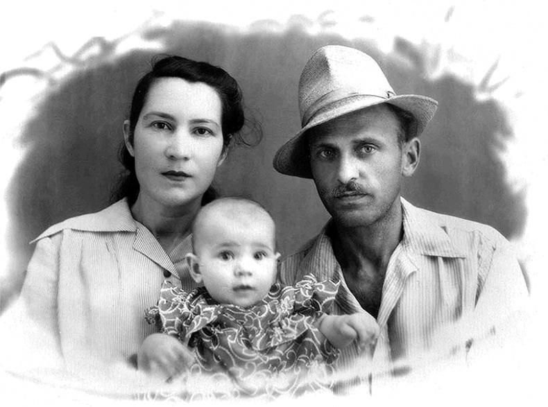 Иллюстрация к книге — Наша счастливая треклятая жизнь [i_014.jpg]