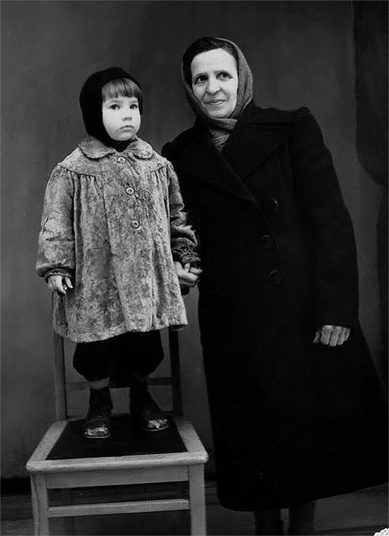 Иллюстрация к книге — Наша счастливая треклятая жизнь [i_017.jpg]