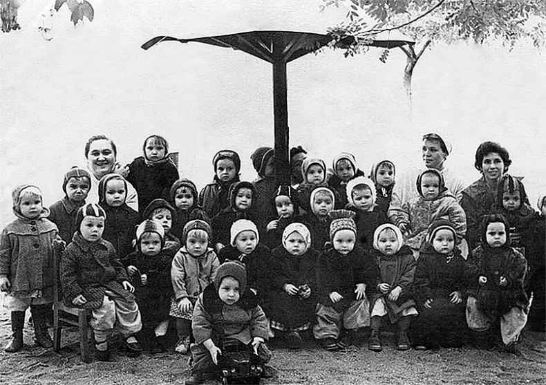 Иллюстрация к книге — Наша счастливая треклятая жизнь [i_021.jpg]