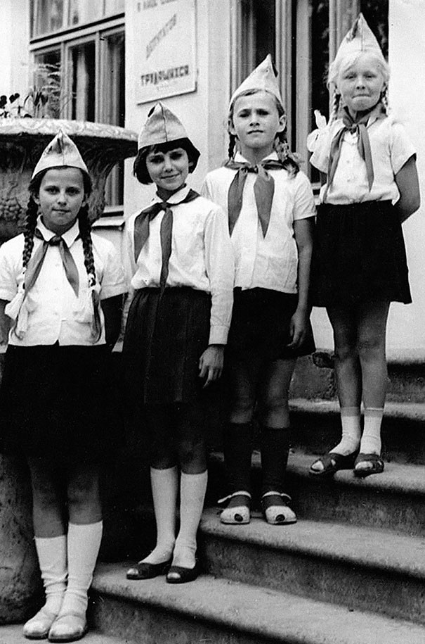 Иллюстрация к книге — Наша счастливая треклятая жизнь [i_032.jpg]