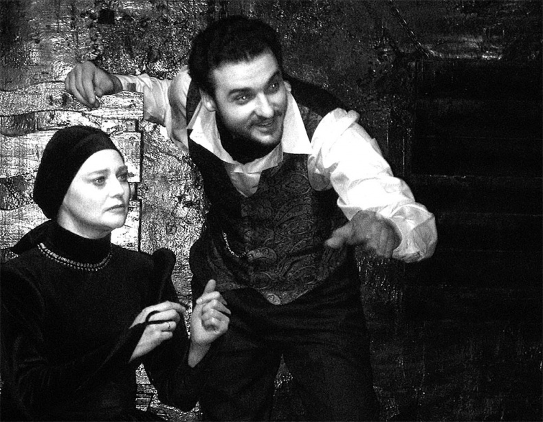 Иллюстрация к книге — Наша счастливая треклятая жизнь [i_050.jpg]