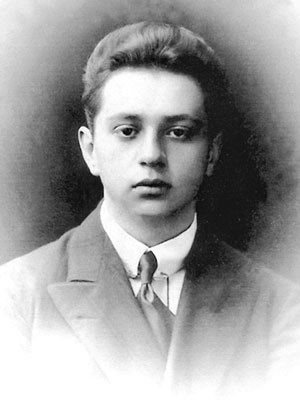 Иллюстрация к книге — Сидней Рейли. Подлинная история «короля шпионов» [i_033.jpg]