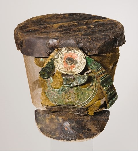 Иллюстрация к книге — Жертвы моды. Опасная одежда прошлого и наших дней [b00000454.jpg]